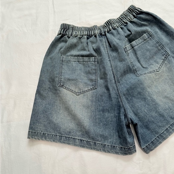 Vintage Denim Shorts for Women Size M High Waist Loose Fit with Front Pleats - Picture 7 of 16